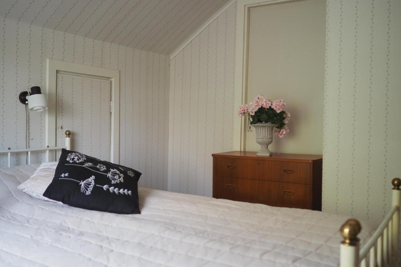 Brukshotellet Oeland - Vandrarhem Degerhamn Exterior photo